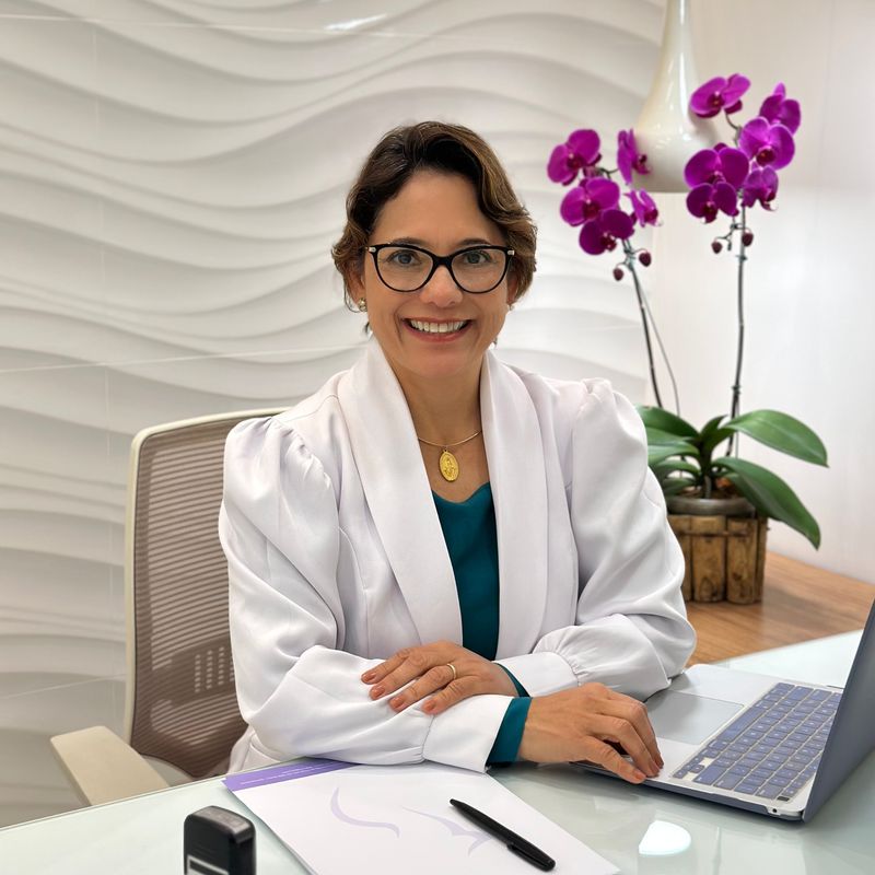 Dra. Fabíola Borges, ginecologista